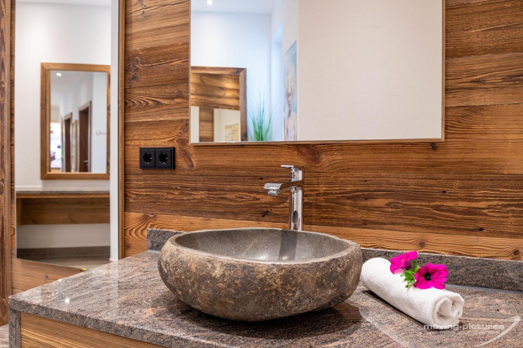 Schwarzenbach - Wellness & 3* Rieden